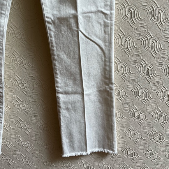 BNWT Zara basic white cropped jeans size 6 (will fit 8) - Picture 2 of 6